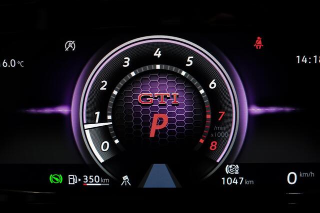 Volkswagen GOLF GTI 2.0 245pk TSI |panoramadak|HUD|IQ Light|camera|cruise control|sfeerverlichting|18"|DAB|stoelverwarming|