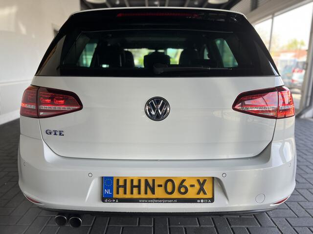 Volkswagen GOLF 1.4 TSI GTE / Panoramadak / Stoelverwarming / LED