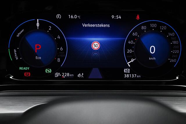 Volkswagen GOLF 1.4 eHybrid Style PHEV | IQ LIGHT | ERGOACTIVE | DAB | APPLE