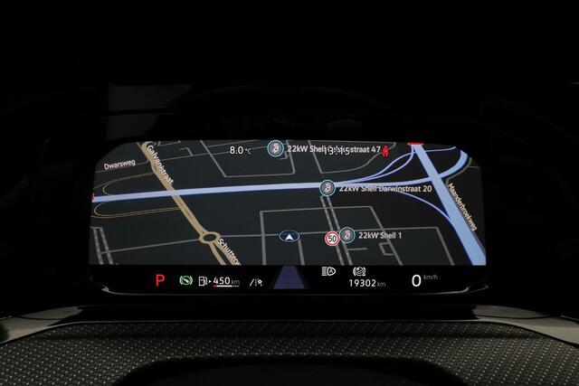 Volkswagen GOLF 1.5 eTSI 150 pk DSG R-Line | Panoramadak | IQ Light | Stuur-/stoelverwarming | Achteruitrijcamera | Navigatie