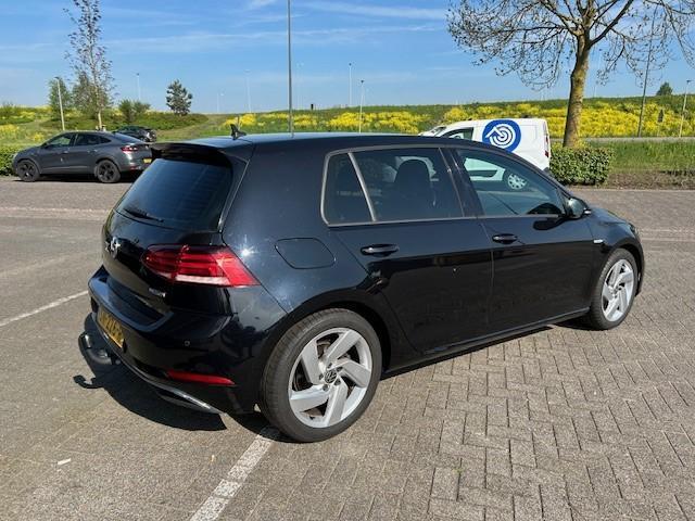 Volkswagen GOLF 1.5 TSI Comfortline DSG Automaat!! | 17 inch LM velgen | Privacy glass | Adaptieve Cruise Control | Full-Map Navigatie | PDC Voor + Achter | Climate Control | Apple Carplay & Android Auto | Orig. NL
