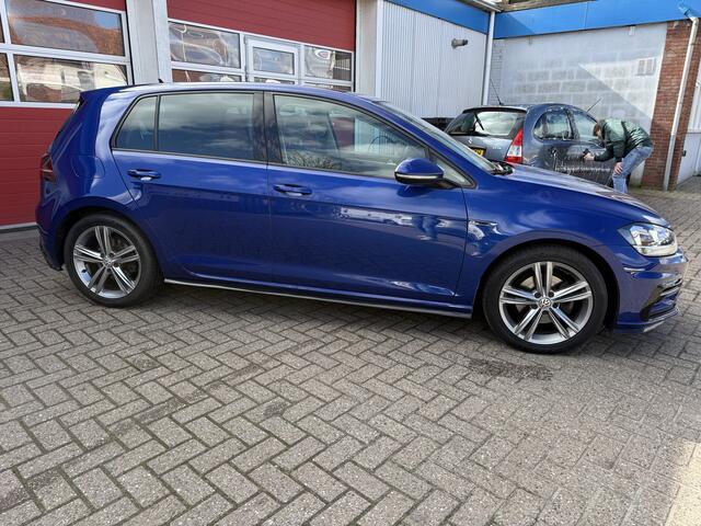 Volkswagen GOLF 1.5 TSI 150 PK | Highline Business R |