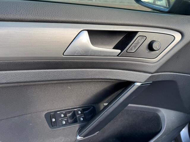 Volkswagen GOLF 1.0 TSI Business Edition Connected Automaat