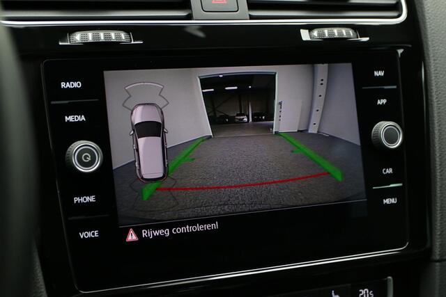 Volkswagen GOLF 2.0 TSI 245 pk DSG GTI Performance | Panoramadak | Virtual Cockpit | Achteruitrijcamera | Navigatie | Stoelverwarming