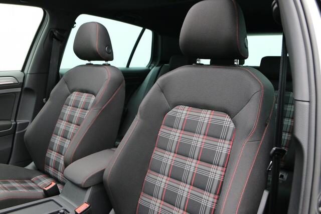 Volkswagen GOLF 2.0 TSI 245 pk DSG GTI Performance | Panoramadak | Virtual Cockpit | Achteruitrijcamera | Navigatie | Stoelverwarming