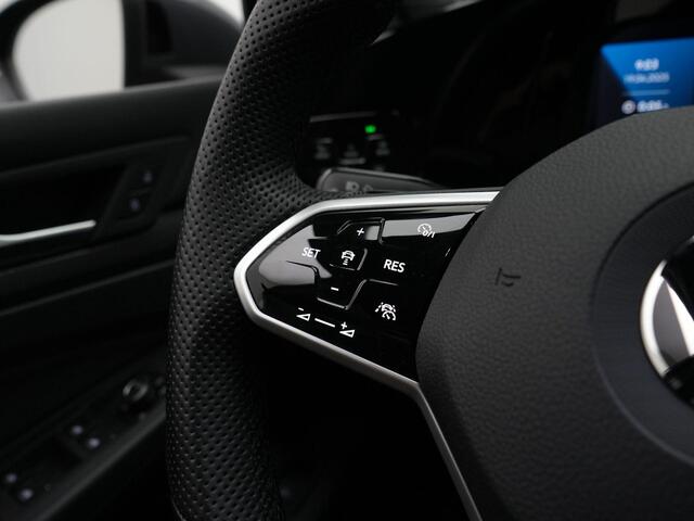Volkswagen GOLF 1.4 eHybrid GTE | Navigatie | Parkeersensoren voor/achter | Adaptive Cruise Control |