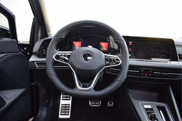 Volkswagen GOLF 1.5 eTSI R-Line LED grille, Panorama, schaalstoelen, Adaptive cruise, Carplay,