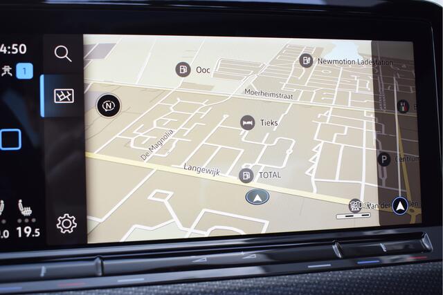 Volkswagen GOLF 1.5 eTSI R-Line LED grille, Panorama, schaalstoelen, Adaptive cruise, Carplay,