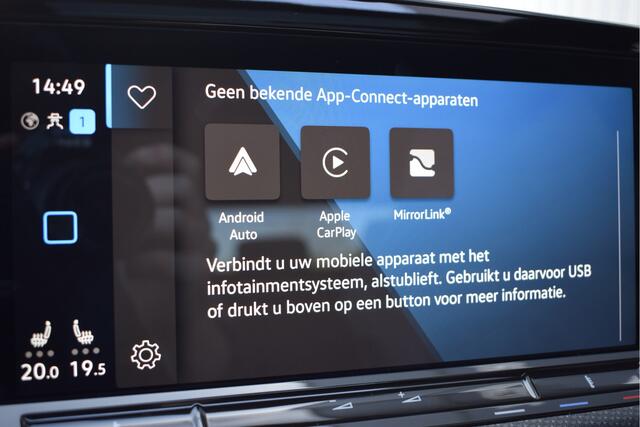 Volkswagen GOLF 1.5 eTSI R-Line LED grille, Panorama, schaalstoelen, Adaptive cruise, Carplay,
