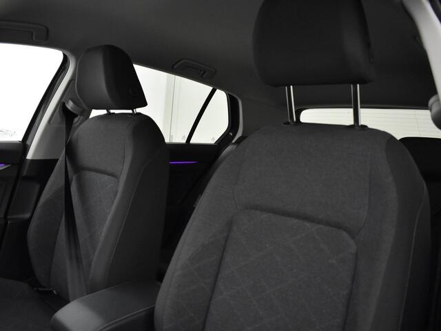 Volkswagen GOLF 1.0 Tsi 110pk Life · ACC · App-Connect · Navi · P-Sensoren · 16'' Inch · Garantie t/m 08-11-2026 of 100.000km