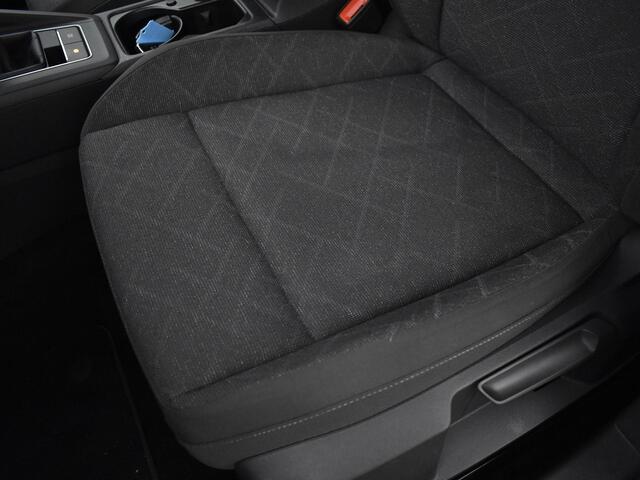 Volkswagen GOLF 1.0 Tsi 110pk Life · ACC · App-Connect · Navi · P-Sensoren · 16'' Inch · Garantie t/m 08-11-2026 of 100.000km