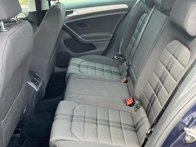Volkswagen GOLF 1.0 TSI Connected Series App-Connect, Cruise Control & Trekhaak