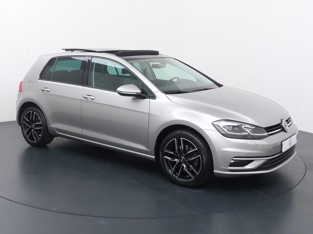 Volkswagen GOLF 1.5 TSI Highline Business R | 150 PK | Automaat | Trekhaak afneembaar | Elektrisch Panorama dak