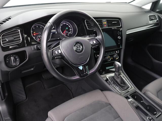 Volkswagen GOLF 1.5 TSI Highline Business R | 150 PK | Automaat | Trekhaak afneembaar | Elektrisch Panorama dak