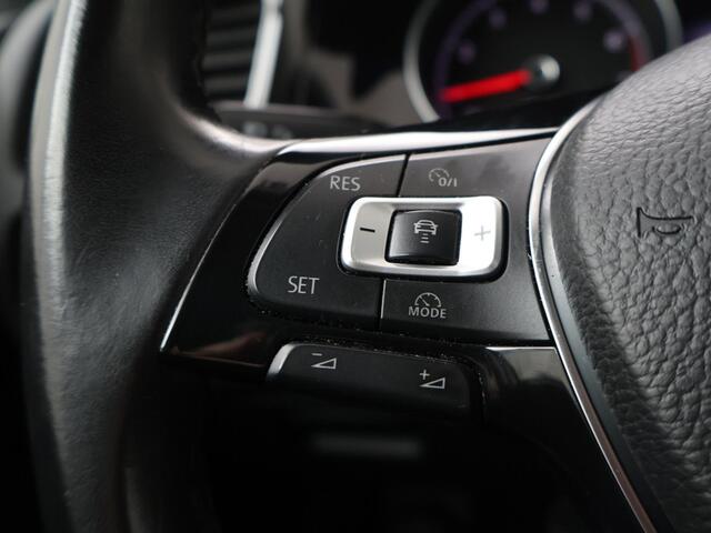Volkswagen GOLF 1.5 TSI Highline Business R | 150 PK | Automaat | Trekhaak afneembaar | Elektrisch Panorama dak