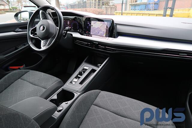 Volkswagen GOLF 1.0 eTSI Life Navi / Clima / Cruise Adap. / Carplay / PDC / Led / Stuurverw. / Stoelverw. / 1e eig.