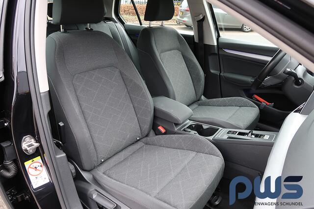 Volkswagen GOLF 1.0 eTSI Life Navi / Clima / Cruise Adap. / Carplay / PDC / Led / Stuurverw. / Stoelverw. / 1e eig.