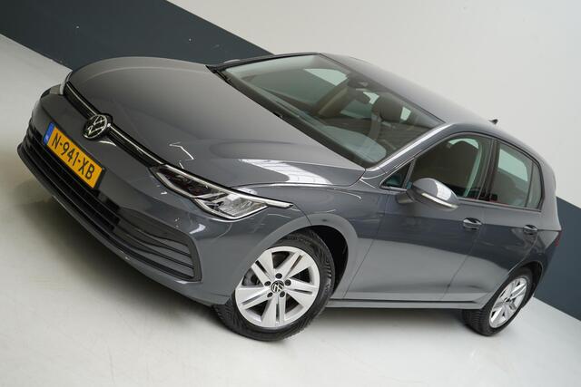 Volkswagen GOLF 1.0 eTSI 110pk Life Automaat | Navigatie | Climate control | Lm velgen | Parkeersensoren