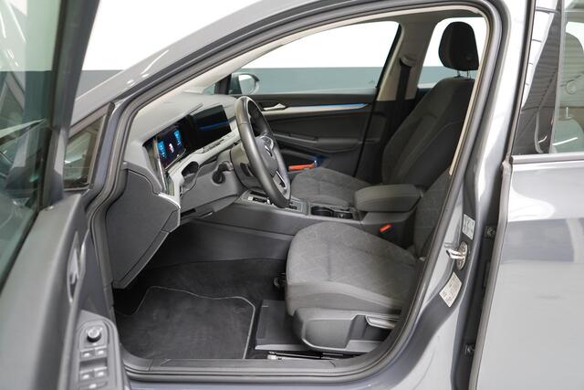 Volkswagen GOLF 1.0 eTSI 110pk Life Automaat | Navigatie | Climate control | Lm velgen | Parkeersensoren