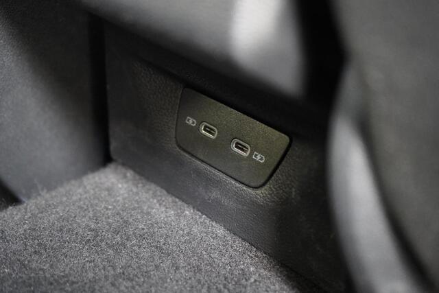 Volkswagen GOLF 1.0 eTSI 110pk Life Automaat | Navigatie | Climate control | Lm velgen | Parkeersensoren
