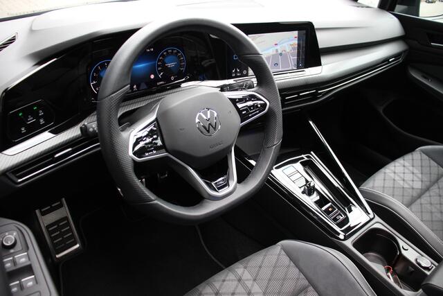 Volkswagen GOLF 1.5 eTSI R-Line Business | ACC | Pano. | Camera | DAB | Sfeerverlichting
