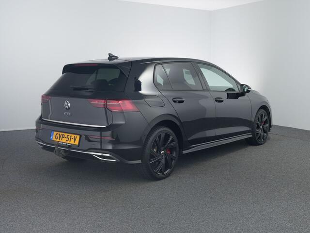 Volkswagen GOLF 1.4 eHybrid GTE | Leer | Mistlampen | Camera | IQ | Zwenkhaak | 18inch | Stoelverkoeling |