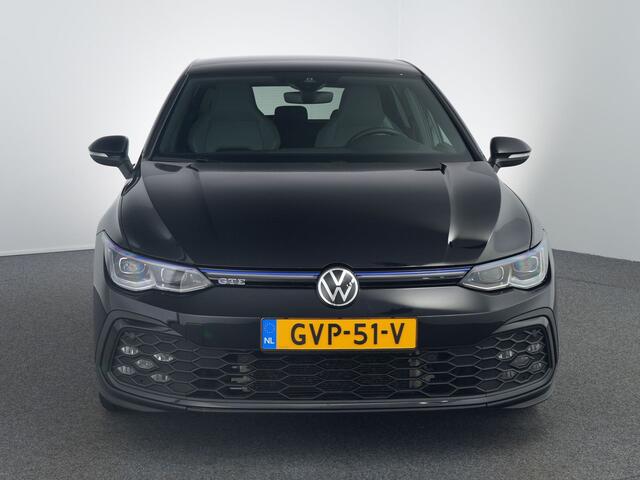 Volkswagen GOLF 1.4 eHybrid GTE | Leer | Mistlampen | Camera | IQ | Zwenkhaak | 18inch | Stoelverkoeling |