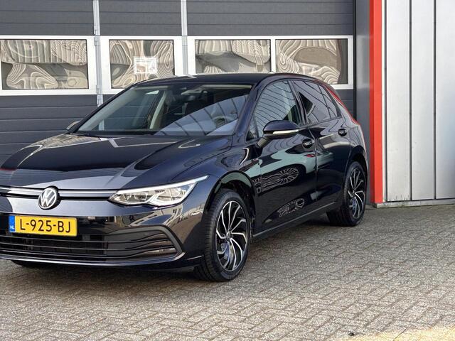 Volkswagen GOLF 1.0 eTSI Life Business | LED | Stoel verwarming | Elektrische stoel |