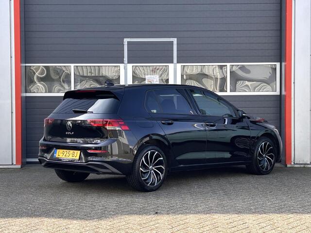 Volkswagen GOLF 1.0 eTSI Life Business | LED | Stoel verwarming | Elektrische stoel |