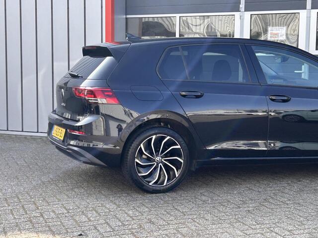 Volkswagen GOLF 1.0 eTSI Life Business | LED | Stoel verwarming | Elektrische stoel |