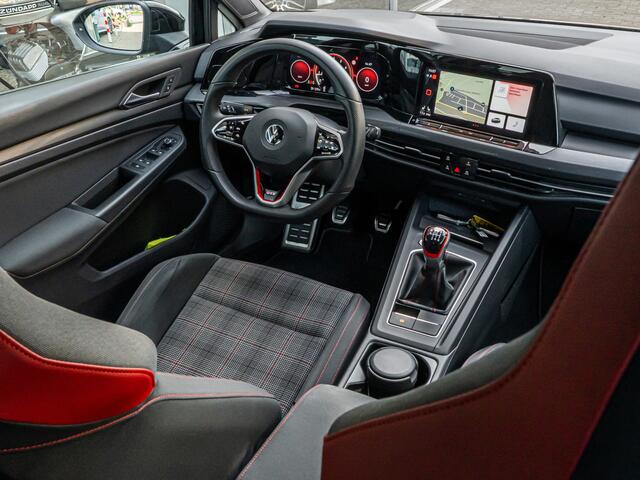 Volkswagen GOLF 2.0 TSI GTI HANDGESCHAKELD IQ LIGHT CAMERA 18 INCH LED MISTLAMP APPLE CARPLAY