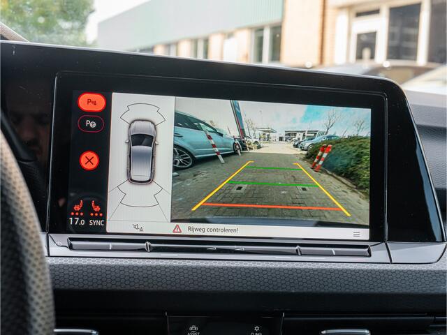Volkswagen GOLF 2.0 TSI GTI HANDGESCHAKELD IQ LIGHT CAMERA 18 INCH LED MISTLAMP APPLE CARPLAY