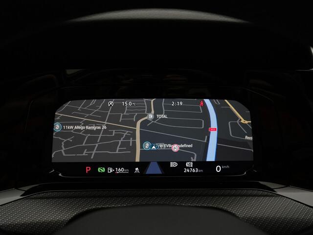 Volkswagen GOLF 1.5 eTSI 150 pk DSG R-Line | Panoramadak | IQ Light | Stuur-/stoelverwarming | Achteruitrijcamera | Navigatie