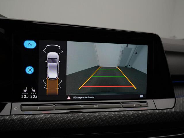 Volkswagen GOLF 1.5 eTSI 150 pk DSG R-Line | Panoramadak | IQ Light | Stuur-/stoelverwarming | Achteruitrijcamera | Navigatie
