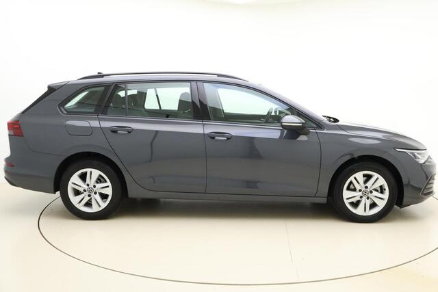Volkswagen GOLF Variant 1.0 eTSI Life 110 PK | Automaat | Cruise Control | Navigatie | Licht metalen velgen | Parkeersensor | Bluetooth | DAB+ | 1e eigenaar