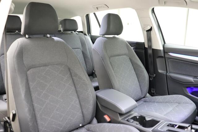 Volkswagen GOLF Variant 1.0 eTSI Life 110 PK | Automaat | Cruise Control | Navigatie | Licht metalen velgen | Parkeersensor | Bluetooth | DAB+ | 1e eigenaar