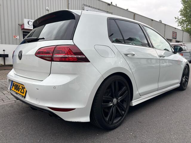 Volkswagen GOLF 1.4 TSI R LINE Connected Series / PANO / Keyless / BOM VOL