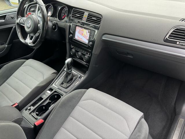 Volkswagen GOLF 1.4 TSI R LINE Connected Series / PANO / Keyless / BOM VOL