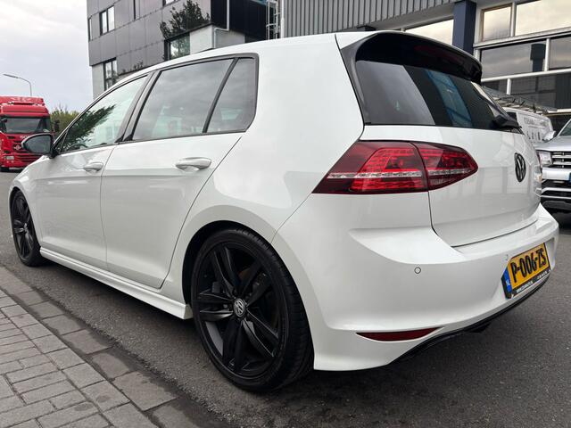 Volkswagen GOLF 1.4 TSI R LINE Connected Series / PANO / Keyless / BOM VOL