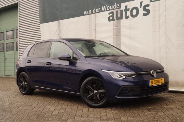 Volkswagen GOLF 1.0 eTSI DSG Life Edition -LED-ECC-PDC-NAVI-