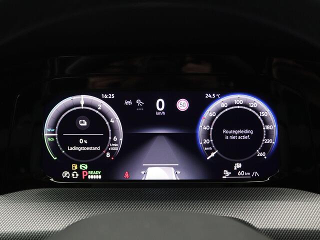 Volkswagen GOLF 1.5 eHybrid GTE 272PK DSG Adaptieve Cruise Controle, Side Assist, Achteruitrijcamera, Stoel-Stuurverwarming, Navi via Apple Carplay/Android Auto, Matrix-LED verlichting, Trekhaak, 18" LM Velgen