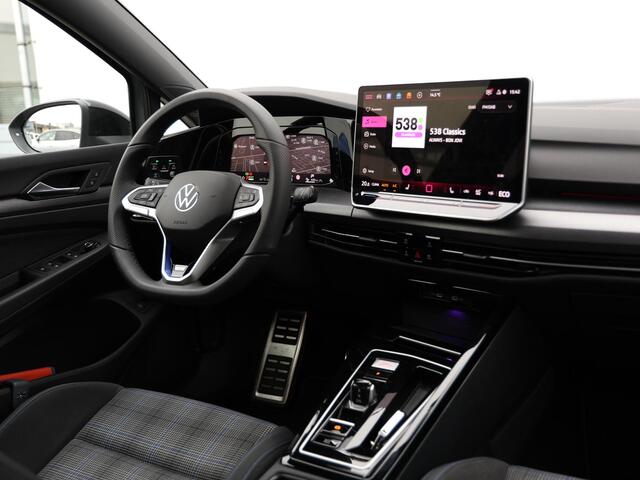 Volkswagen GOLF 1.5 eHybrid GTE 272PK | Led Matrix | DCC | Panoramadak | Black style | Keyless | Head-up display | Trekhaak