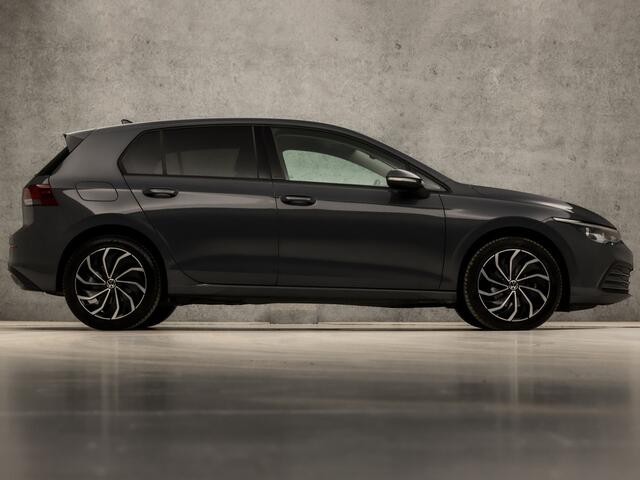 Volkswagen GOLF 1.5 TSI Sport (APPLE CARPLAY, GROOT NAVI, DIGITALE COCKPIT, KEYLESS, LM VELGEN, SPORTSTOELEN, ADAPTIVE CRUISE, GETINT GLAS, PARKEERSENSOREN, NIEUWE APK, NIEUWSTAAT)