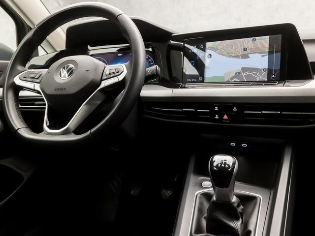 Volkswagen GOLF 1.5 TSI Sport (APPLE CARPLAY, GROOT NAVI, DIGITALE COCKPIT, KEYLESS, LM VELGEN, SPORTSTOELEN, ADAPTIVE CRUISE, GETINT GLAS, PARKEERSENSOREN, NIEUWE APK, NIEUWSTAAT)