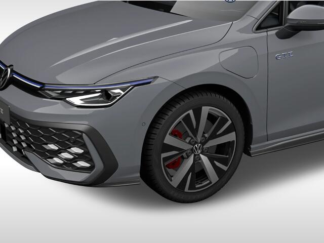 Volkswagen GOLF GTE 1.5 eHybrid 272 pk 6 versn. DSG · Black style pakket · Panoramisch schuif-, kanteldak, elektrisch bedienbaar · Trekhaak mechanisch zwenkbaar en elektrisch bedienbaar