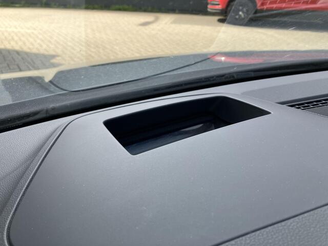 Volkswagen GOLF 1.4 245pk DSG eHybrid GTE · Navigatie · Keyless · Head-Up Display · Apple/Android Car Play · Sportstoelen · Parkeerassistent · Sfeerverlichting · Garantie t/m 20-01-2027 of 100.000km