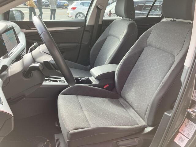 Volkswagen GOLF Variant 1.0 eTSI 110pk DSG Life · Camera · Inklap. Trekhaak · Apple/Android Car Play · ACC · Sfeerverlichting · Navigatie · Verkeersbord Detectie · Garantie t/m 20-01-2027 of 100.000km