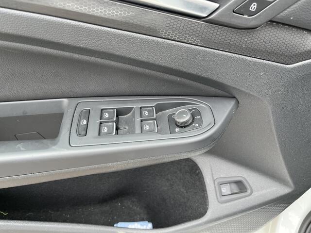 Volkswagen GOLF 1.4 eHybrid GTE / AUTOMAAT/ PANO/ LEDER/ MATRIX/ KEYLESS/ 18" LMV/ ADAPT. CRUISE/ STOEL-STUUR VERWARM./ NAVI/ APP-CONNECT