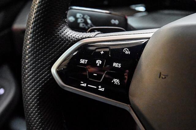 Volkswagen GOLF 1.5 eTSI R-Line HUD|HarmanKardon|PANO|ACC
