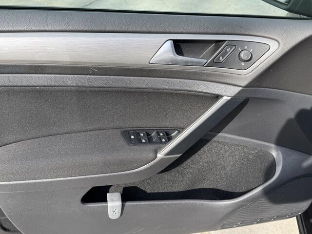 Volkswagen GOLF 1.0 TSI 115pk H6 Comfortline Climatecontrol Navi PDC LMV App Connect